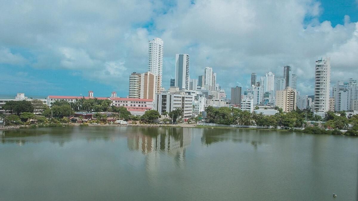 Gran Con Vista Al En *